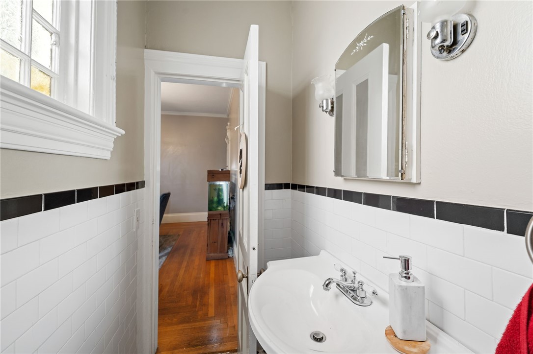 133 Cottage Street Pawtucket, RI 02860 - Photo 29 of 49