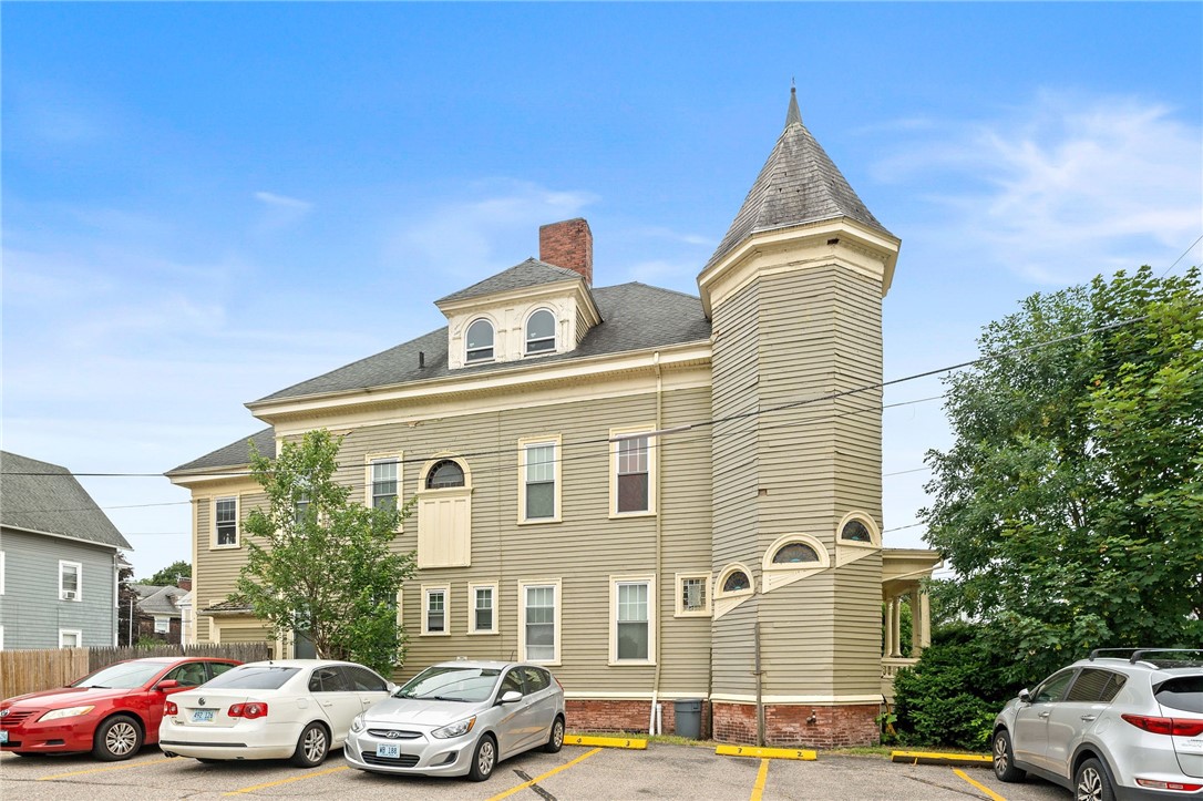 133 Cottage Street Pawtucket, RI 02860 - Photo 3 of 49