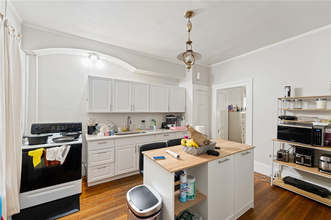 133 Cottage Street Pawtucket, RI 02860 - Photo 37 of 49
