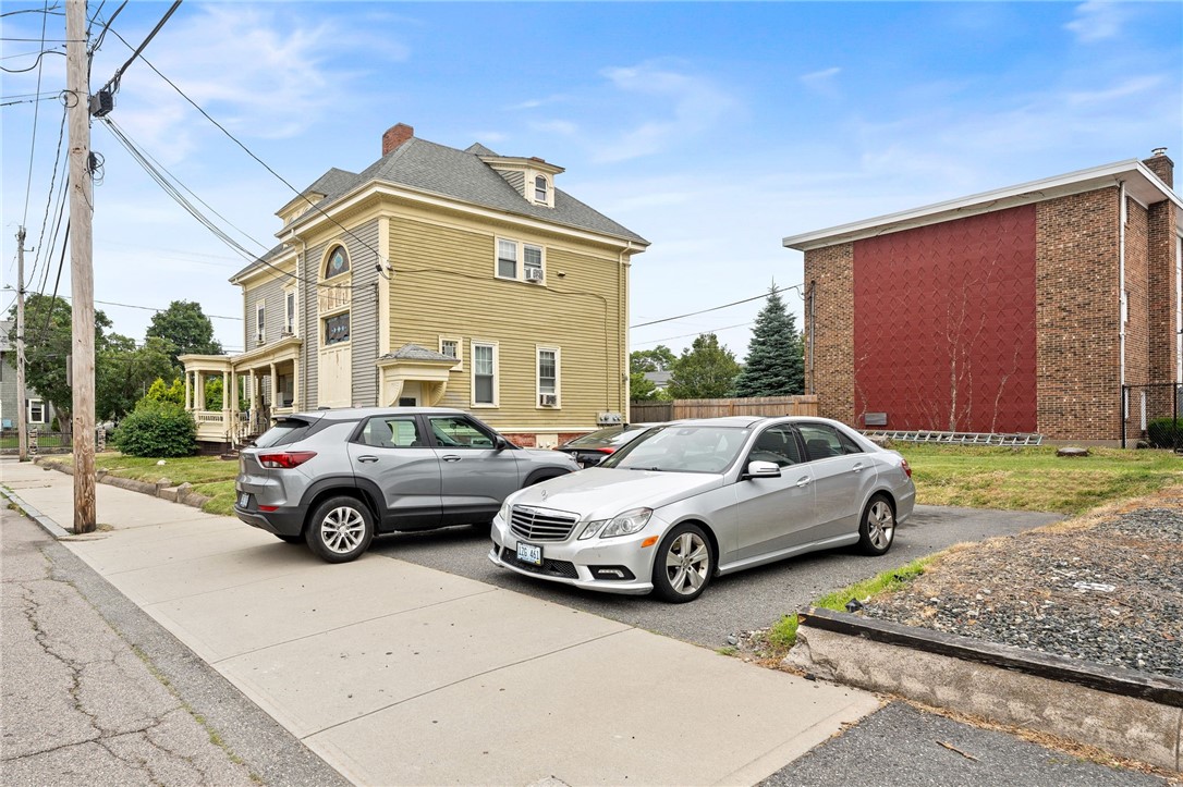 133 Cottage Street Pawtucket, RI 02860 - Photo 4 of 49