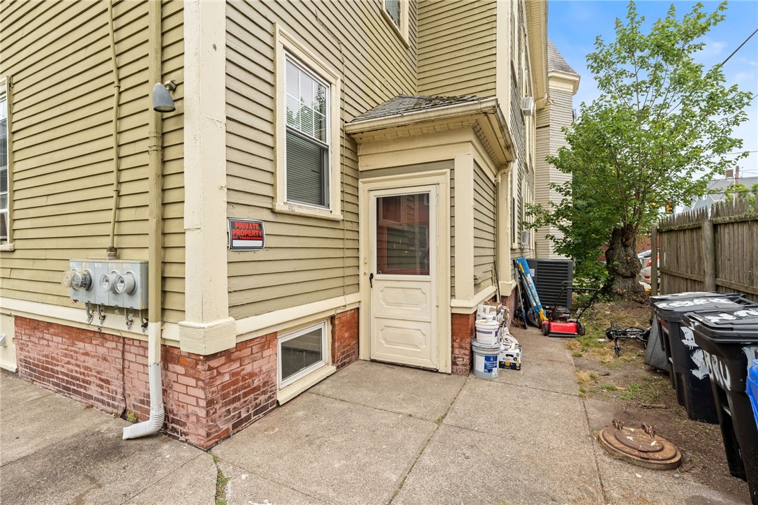 133 Cottage Street Pawtucket, RI 02860 - Photo 5 of 49