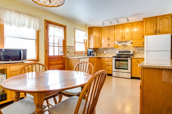 19 Sunset Avenue Derry, NH 03038 - Photo 5 of 25 Gallery Image 5