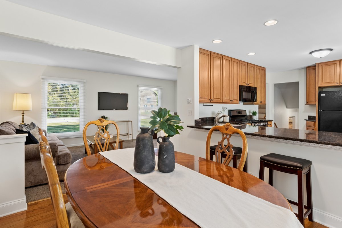 28W691 Leverenz Road Naperville, IL 60564 - Photo 5 of 29
