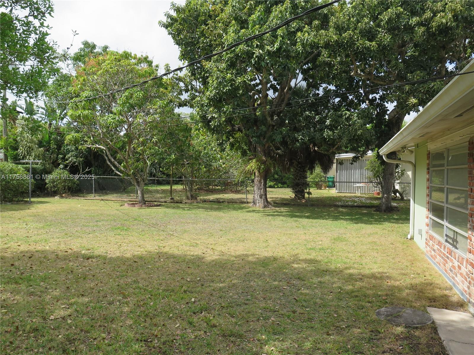 8240 Southwest 96th Street Miami, FL 33156 - Photo 13 of 32 Gallery Image 13