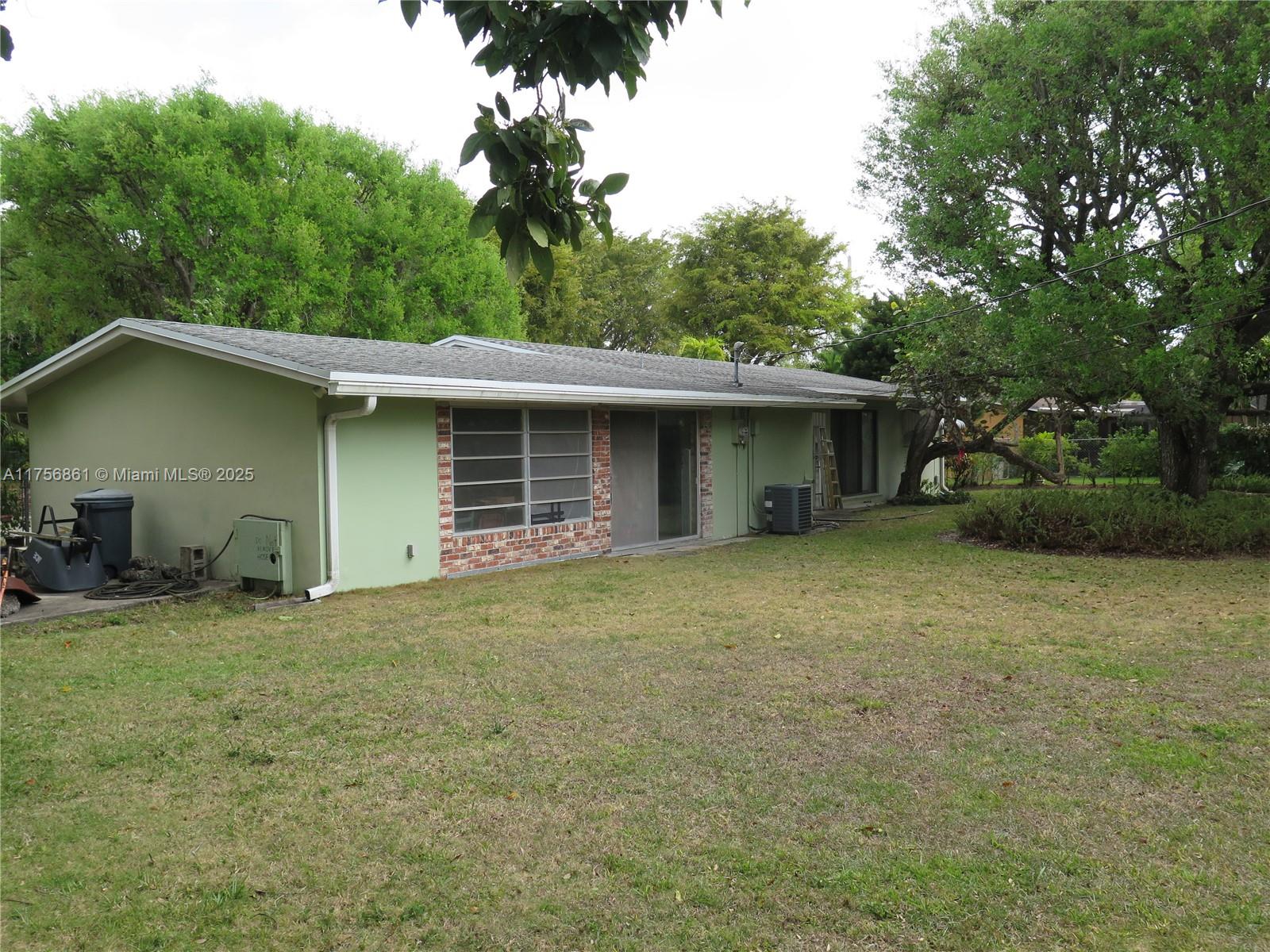 8240 Southwest 96th Street Miami, FL 33156 - Photo 4 of 32 Gallery Image 4