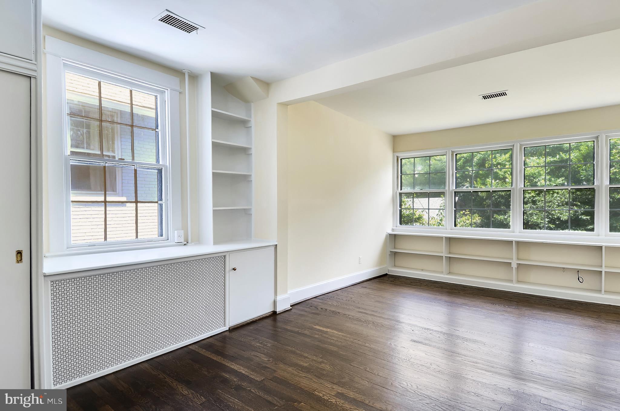 3305 Woodley Road Northwest Washington, DC 20008 - Photo 15 of 30 Den/Library