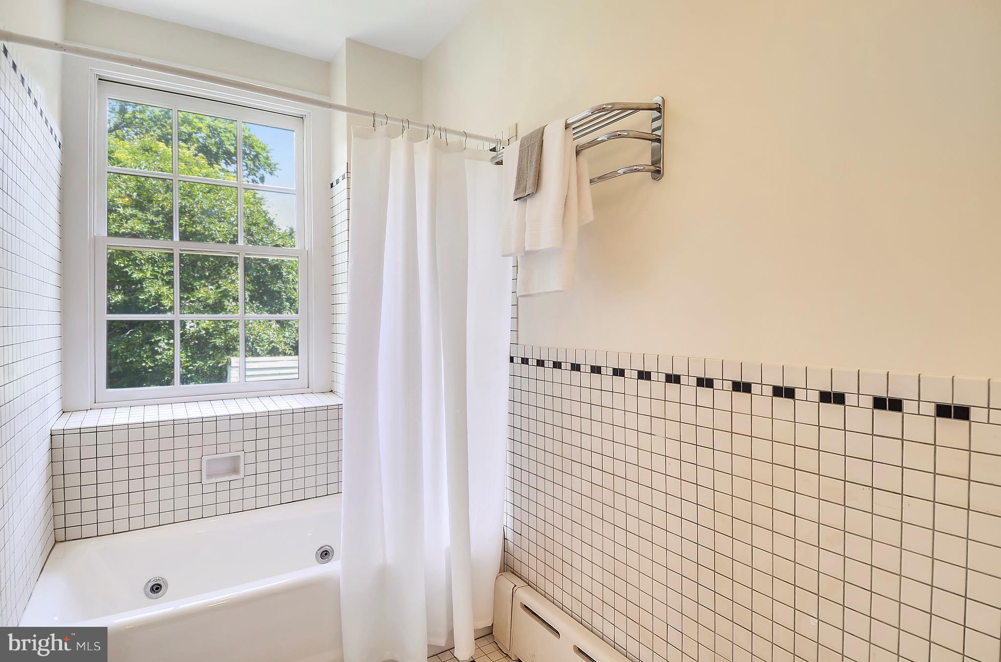 3305 Woodley Road Northwest Washington, DC 20008 - Photo 22 of 30 Hall bath with whirlpool tub