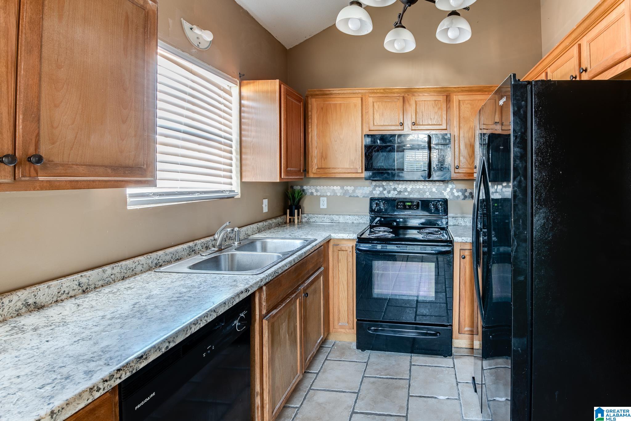 165 Roscommon Road Tuscaloosa, AL 35405 - Photo 12 of 36