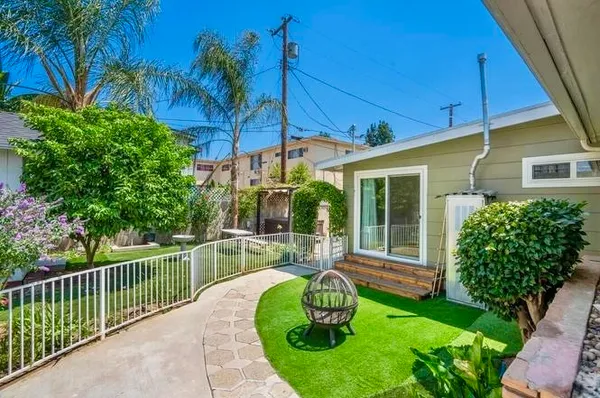 $3,795 | 7128 Mammoth Avenue, Van Nuys, CA 91405