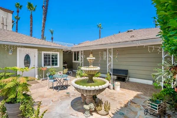 $3,795 | 7128 Mammoth Avenue, Van Nuys, CA 91405