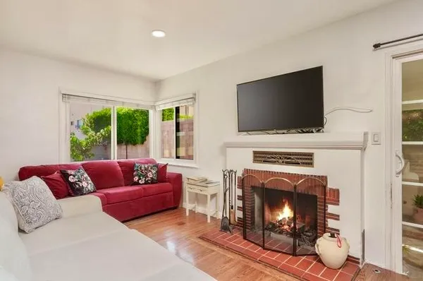$3,795 | 7128 Mammoth Avenue, Van Nuys, CA 91405
