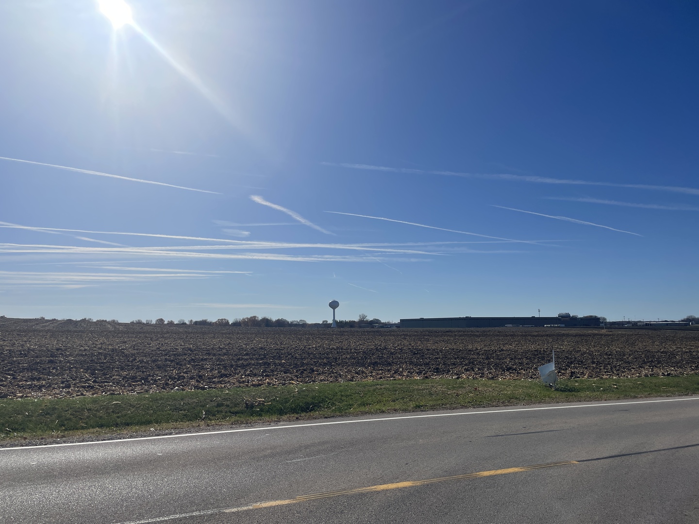 0 Science Ridge Road Sterling, IL 61081 - Photo 4 of 5 a view of a road with an ocean view