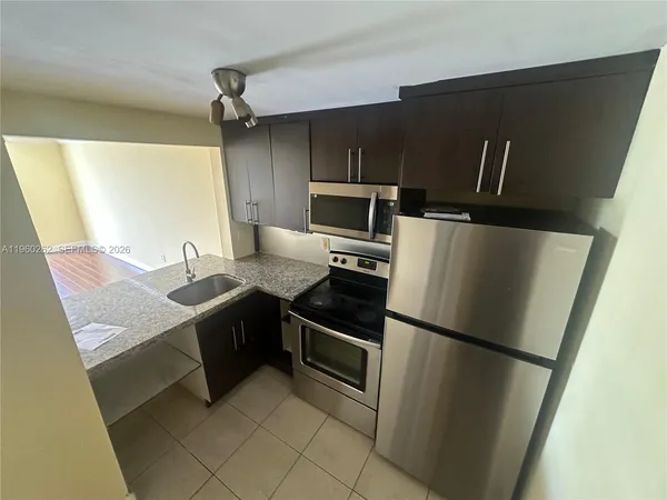 $1,400 | 496 Northwest 165th Street, Unit D311, Miami, FL 33169