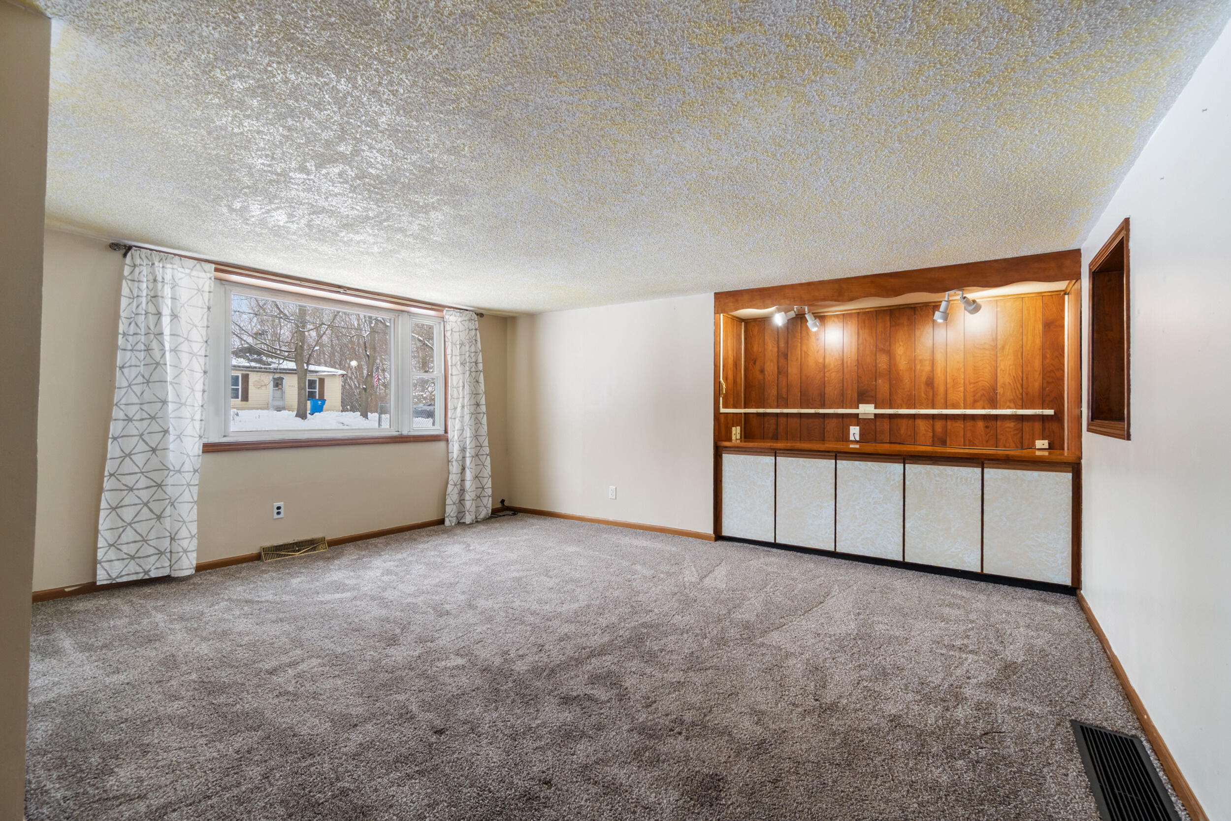 2942 Whitlock Road Jackson, MI 49202 - Photo 5 of 42 12_2942 whitlock rd jackson mi - 00026