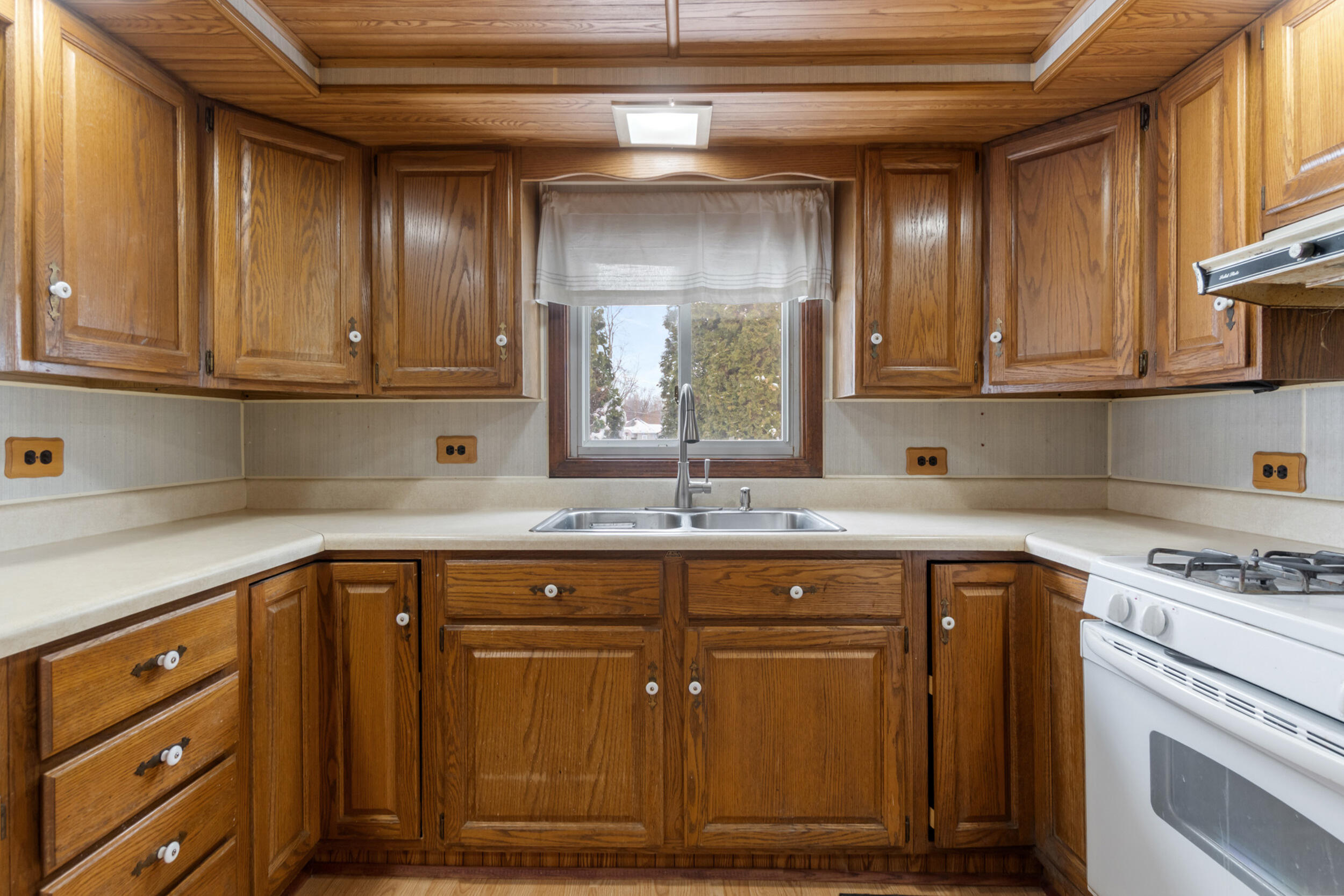 2942 Whitlock Road Jackson, MI 49202 - Photo 10 of 42 15_2942 whitlock rd jackson mi - 00015