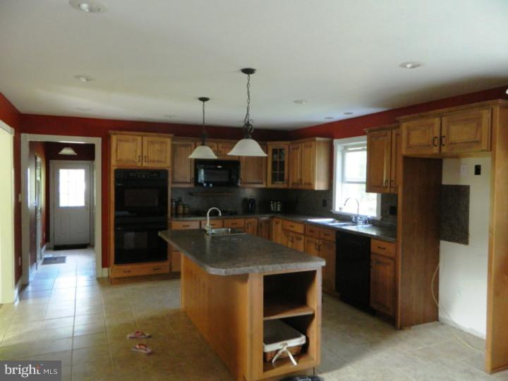 106 Cedar Road Pittsgrove, NJ 08318 - Photo 3 of 17 Kitchen