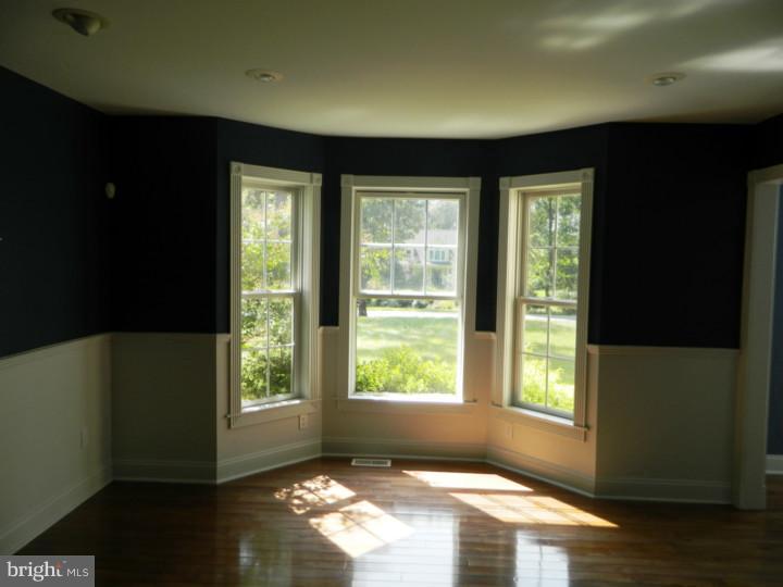 106 Cedar Road Pittsgrove, NJ 08318 - Photo 5 of 17 Living Room