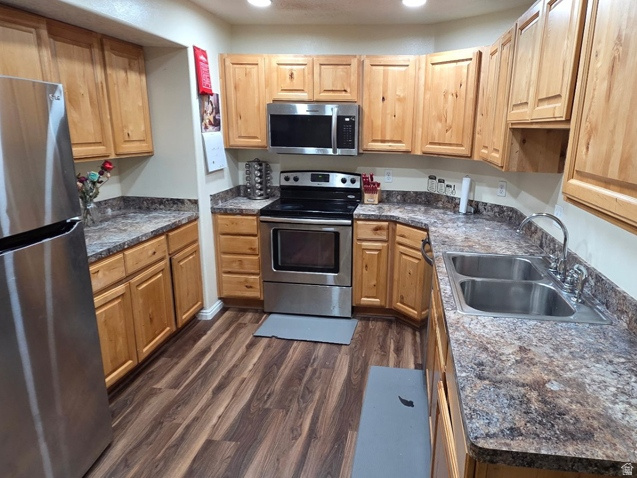 8198 North Cedar Springs Road, Unit 5 Eagle Mountain, UT 84005 - Photo 7 of 30 Kitchen - lots of storage, stainless steel appliances, LVP flooring