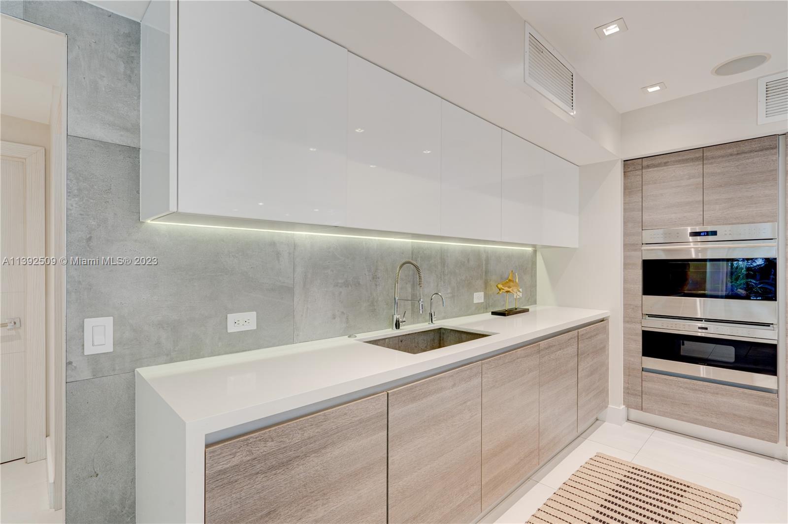 4180 Alton Road Miami Beach, FL 33140 - Photo 20 of 70