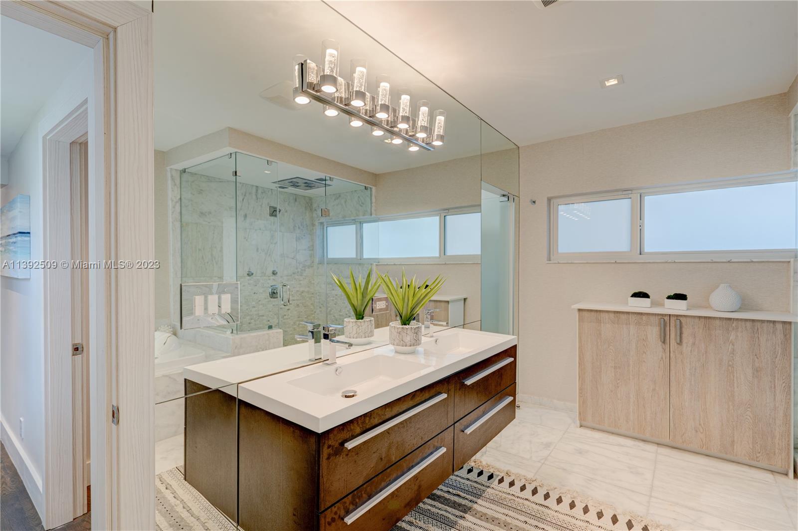 4180 Alton Road Miami Beach, FL 33140 - Photo 52 of 70 Primary bathroom