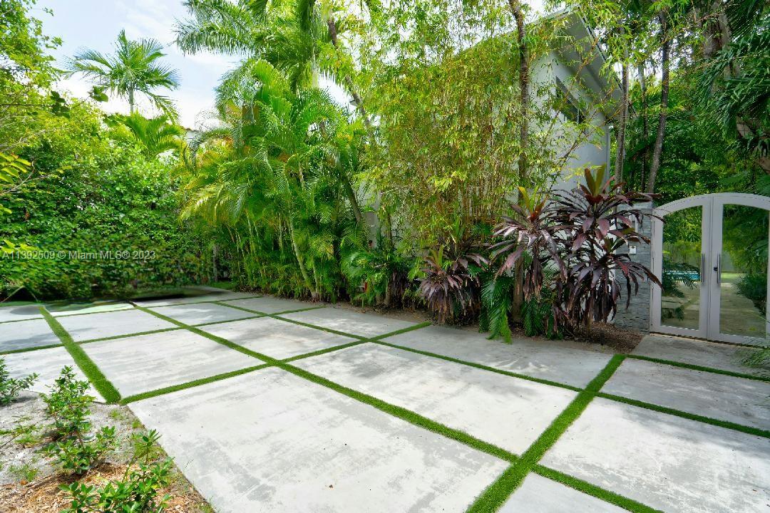 4180 Alton Road Miami Beach, FL 33140 - Photo 63 of 70 Car