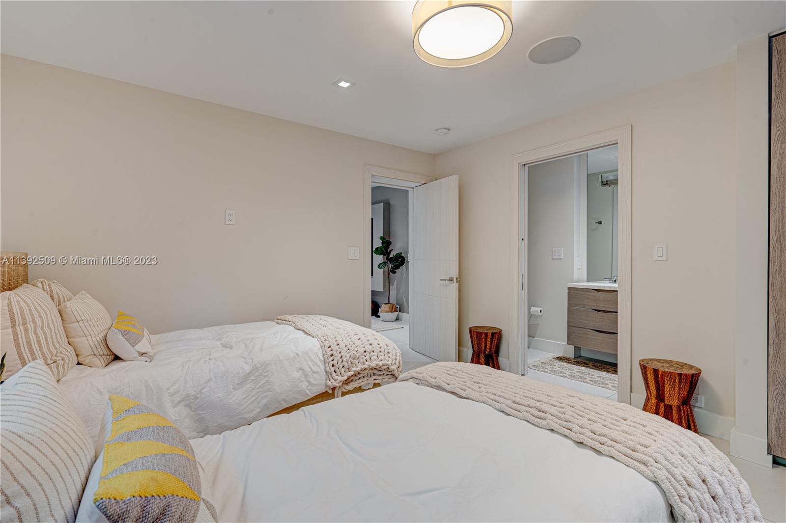 4180 Alton Road Miami Beach, FL 33140 - Photo 10 of 70 3rd bedroom