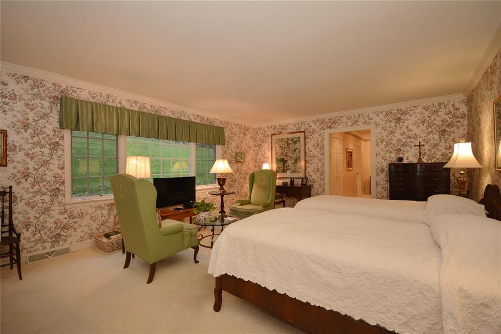 207 Hunt Road Pittsburgh, PA 15215 - Photo 14 of 25 Gallery Image 14