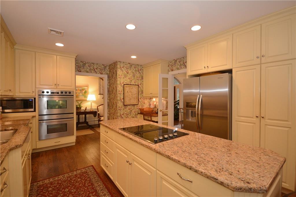 207 Hunt Road Pittsburgh, PA 15215 - Photo 4 of 25 Gallery Image 4