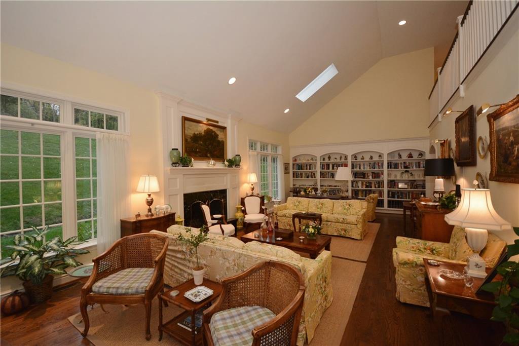 207 Hunt Road Pittsburgh, PA 15215 - Photo 10 of 25 Gallery Image 10