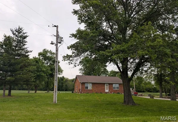 $200,000 | 6906 Holcomb School Road, Freeburg, IL 62243