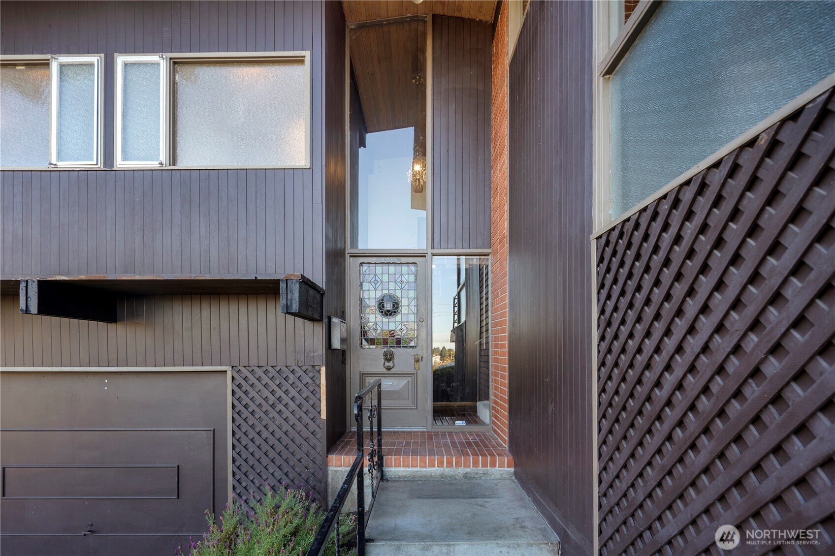 3653 West Commodore Way Seattle, WA 98199 - Photo 6 of 35