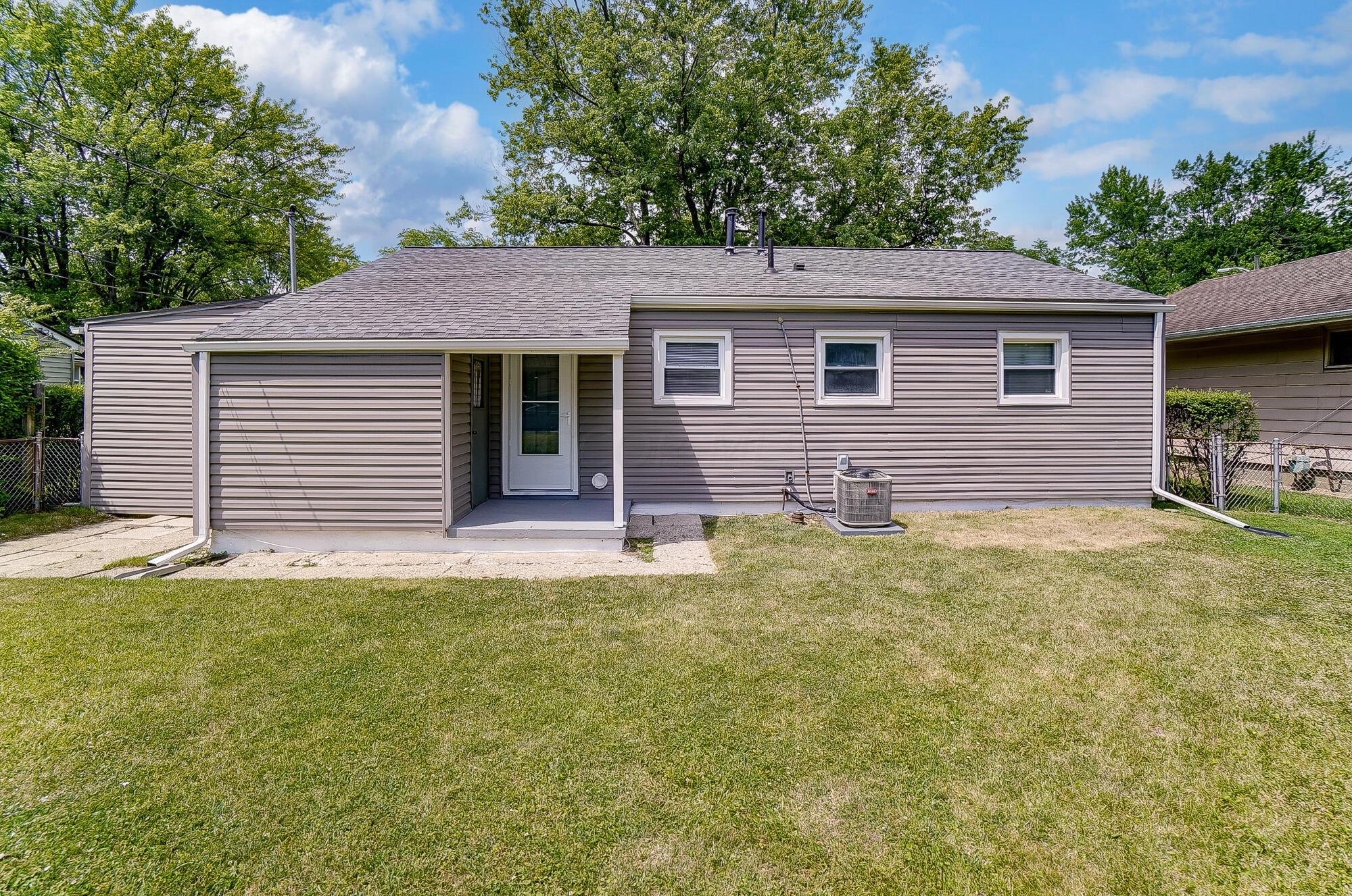 4549 Grimsby Road Columbus, OH 43227 - Photo 20 of 22 Rear of Home