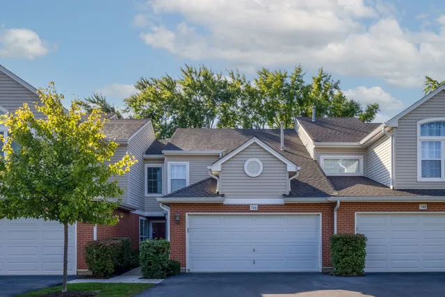 $399,900 | 746 Old Checker Road, Buffalo Grove, IL 60089