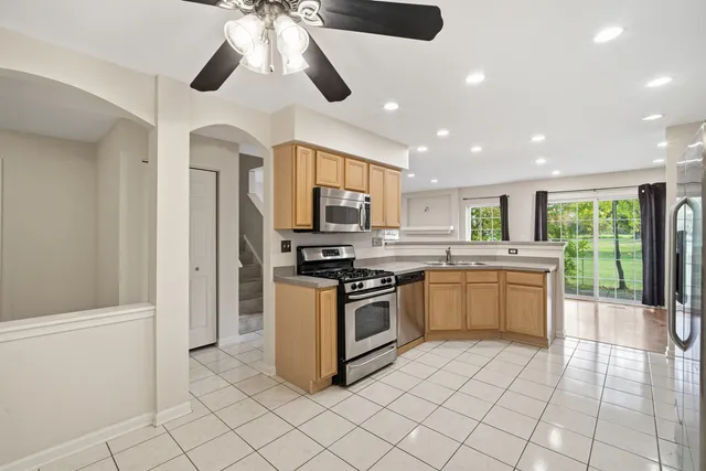 $399,900 | 746 Old Checker Road, Buffalo Grove, IL 60089