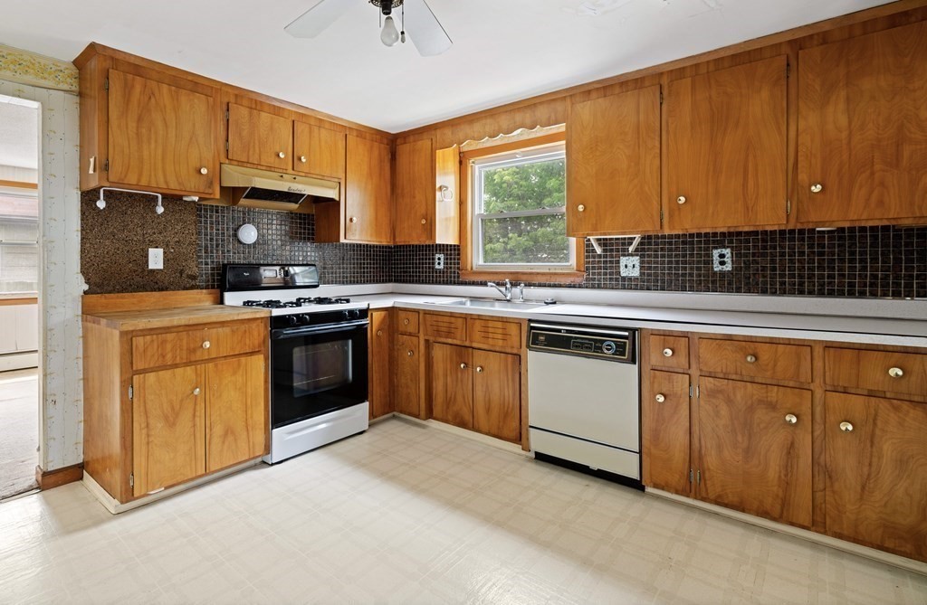 99 Chesterfield Street Boston, MA 02136 - Photo 8 of 21