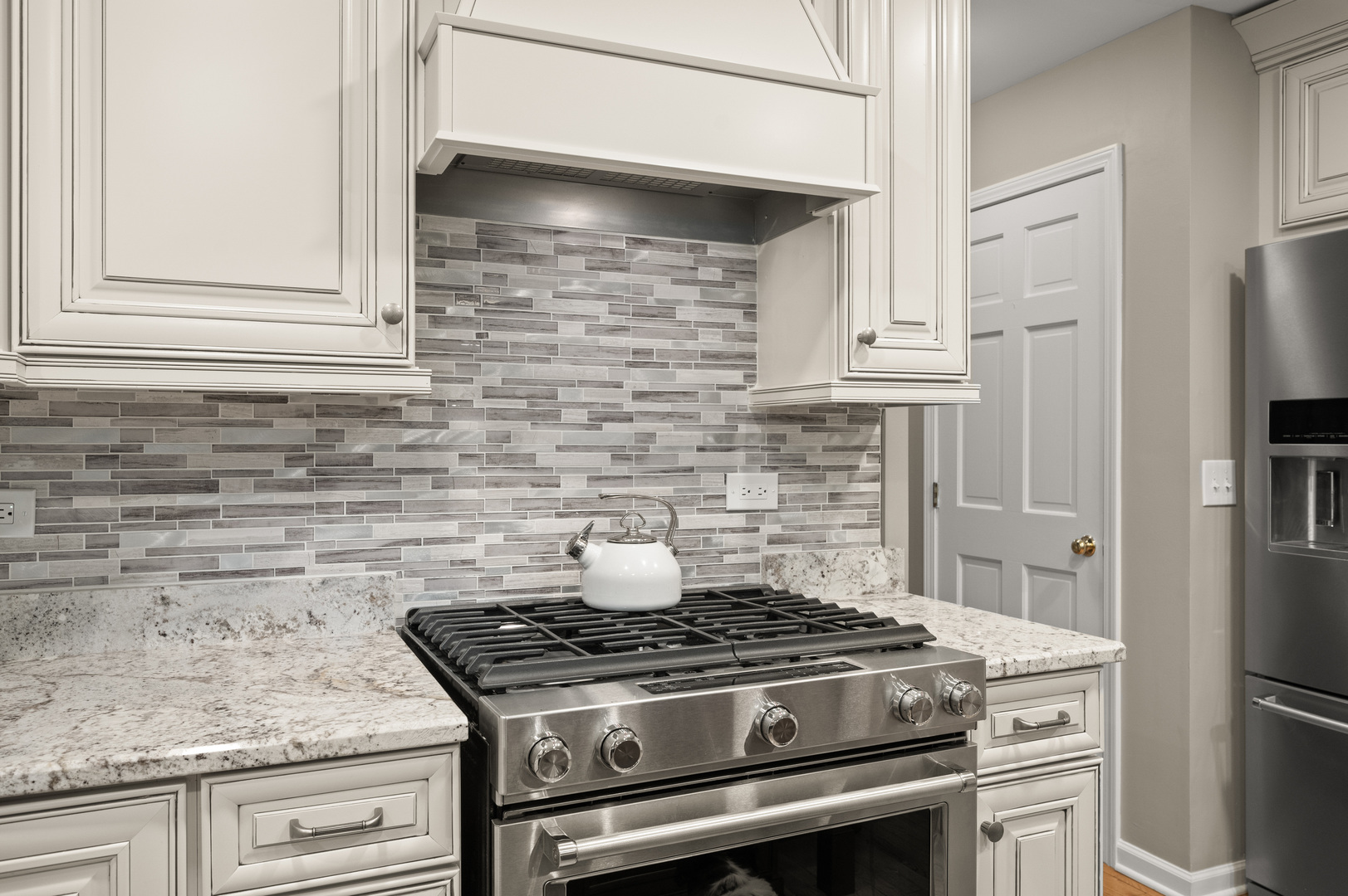 39W447 Woodgate Road St. Charles, IL 60175 - Photo 6 of 35