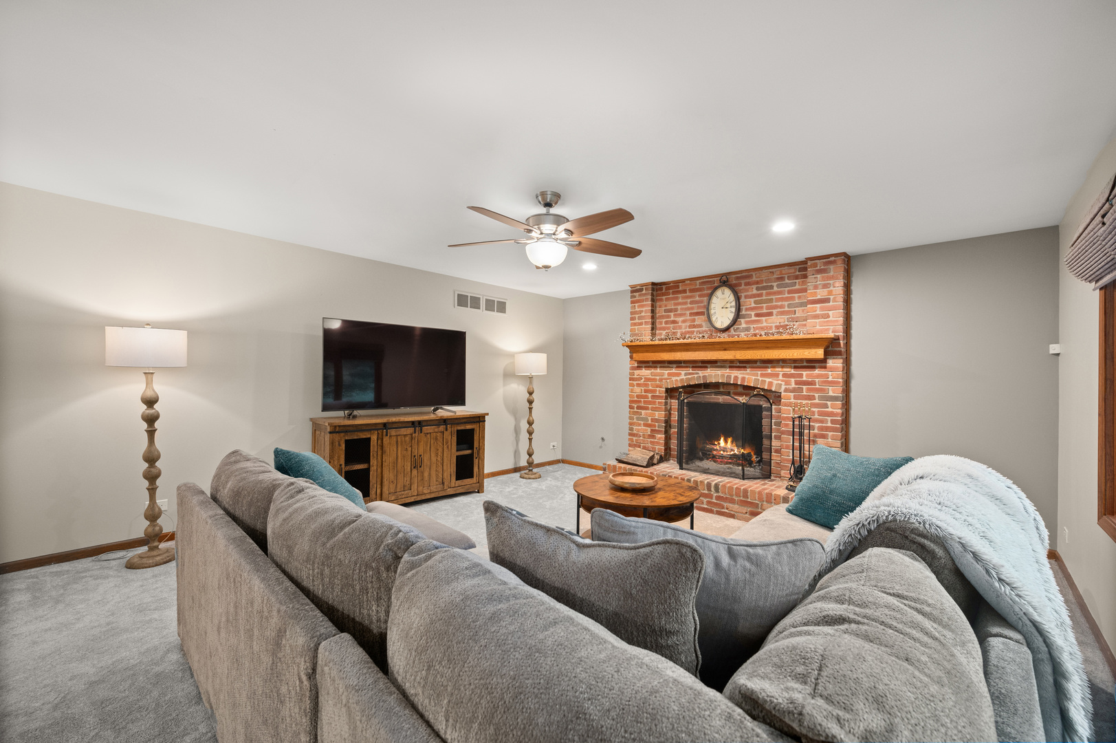39W447 Woodgate Road St. Charles, IL 60175 - Photo 10 of 35