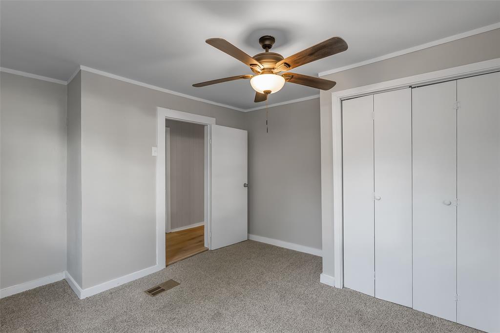 224 Prysock Road Doyline, LA 71023 - Photo 16 of 34 a view of a livingroom with a ceiling fan and a ceiling fan