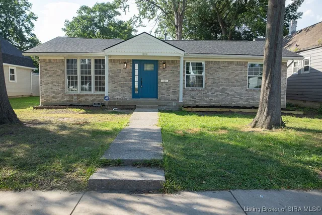 $299,900 | 1809 East Oak Street, New Albany, IN 47150