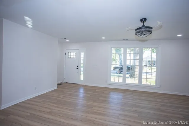 $299,900 | 1809 East Oak Street, New Albany, IN 47150