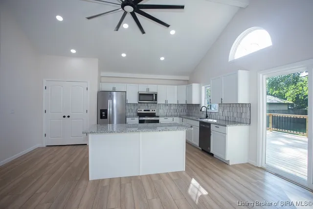 $299,900 | 1809 East Oak Street, New Albany, IN 47150