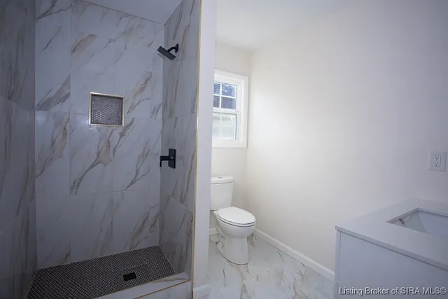 $299,900 | 1809 East Oak Street, New Albany, IN 47150