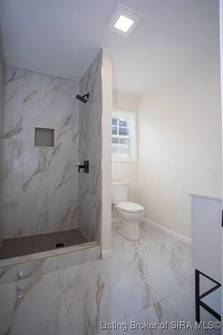 $299,900 | 1809 East Oak Street, New Albany, IN 47150