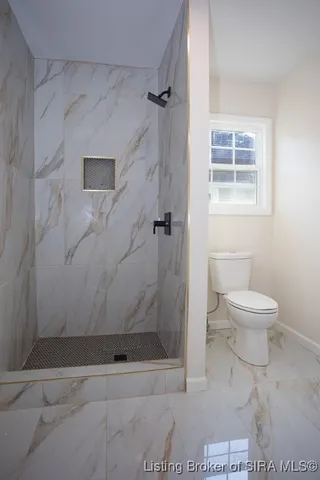 $299,900 | 1809 East Oak Street, New Albany, IN 47150