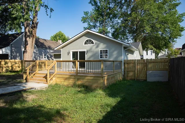 $299,900 | 1809 East Oak Street, New Albany, IN 47150