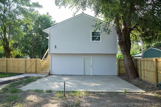 $299,900 | 1809 East Oak Street, New Albany, IN 47150