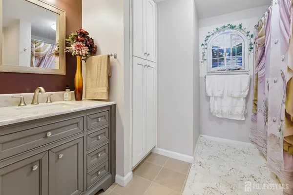 $310,000 | 391A Orrington Lane, Unit C, Monroe Township, NJ 08831