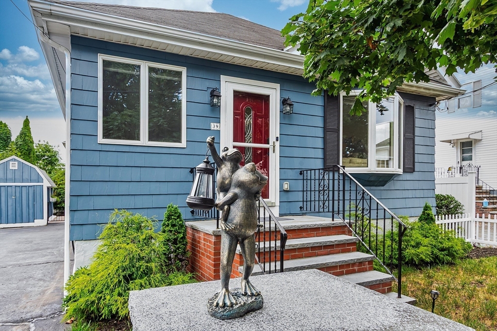 39 Grant Road Malden, MA 02148 - Photo 3 of 42 Gallery Image 3