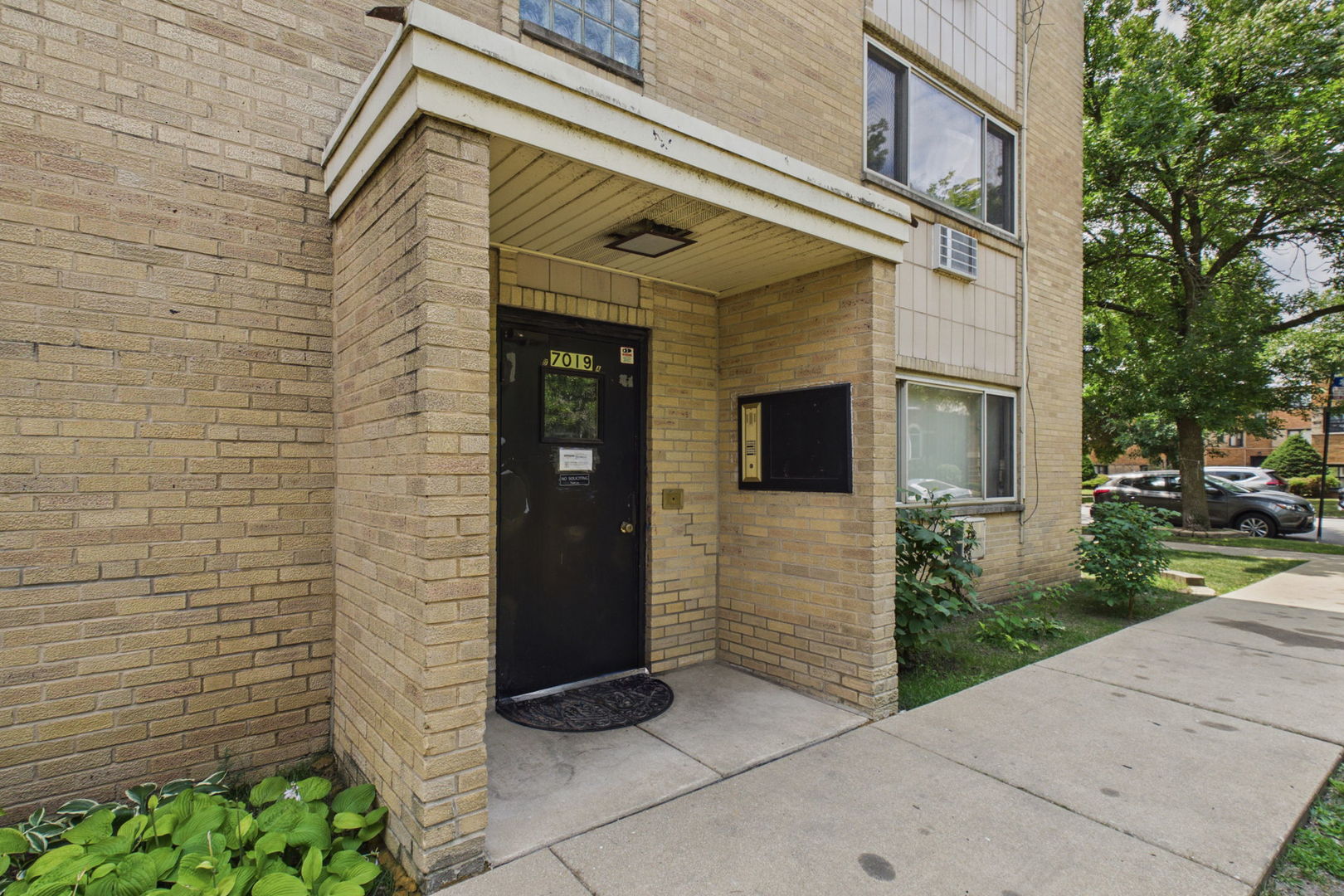 7019 North Ridge Boulevard, Unit 3B Chicago, IL 60645 - Photo 5 of 24 Gallery Image 5