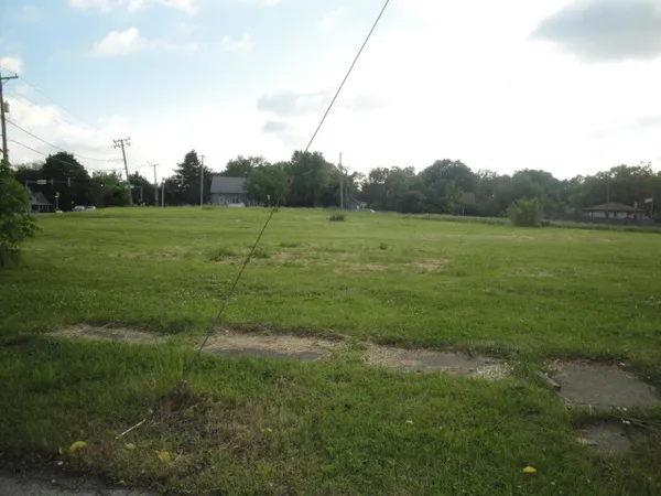 a view of an outdoor space and a yard